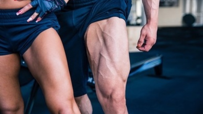 Who has stronger legs, men or women?