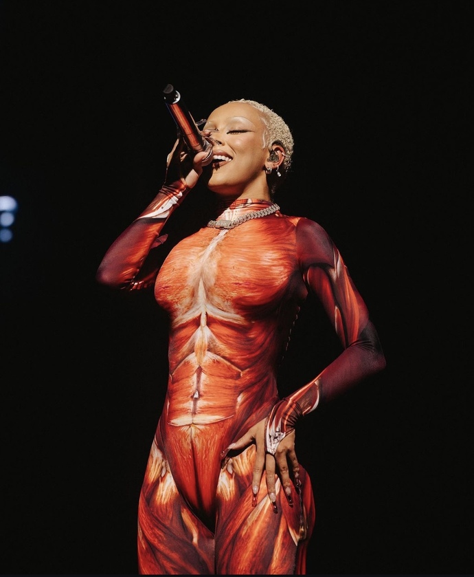 Which Doja Cat Tour Outfit is the best part 1?