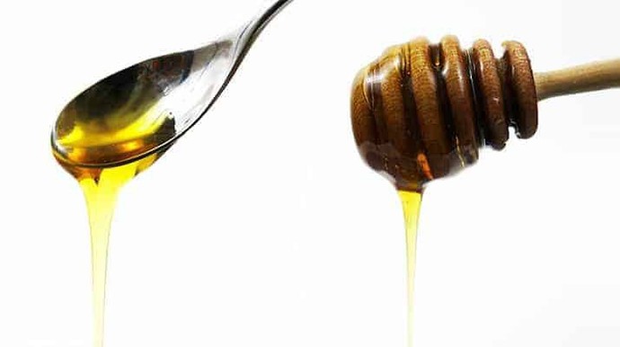 How do you get honey out of the pot?