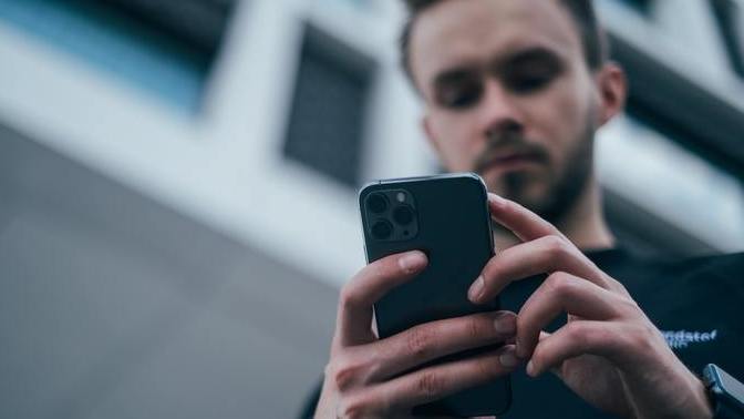 Why is online dating so difficult?