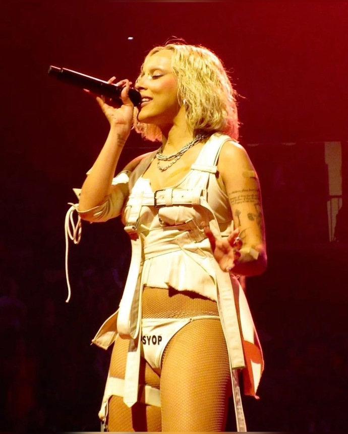 What’s your favorite Doja Cat Tour Outfit part 2?