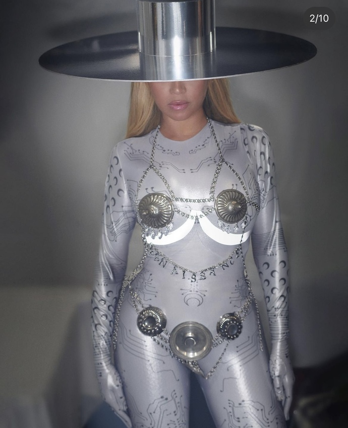 What’s your favorite Beyonce Tour outfit part 10?