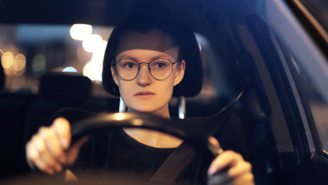 Girls, Would you drive to a guys location that is 1 hour away for the first date?