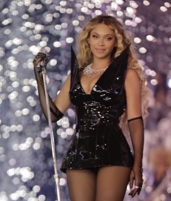 What’s your fav Beyonce Tour outfit (part 12)?