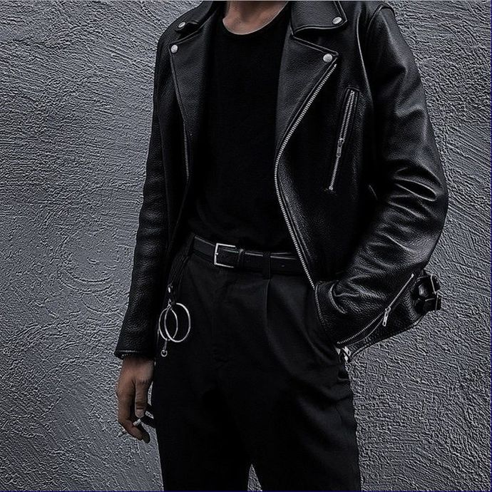 What outfit or clothes do you like seeing your partner put on?