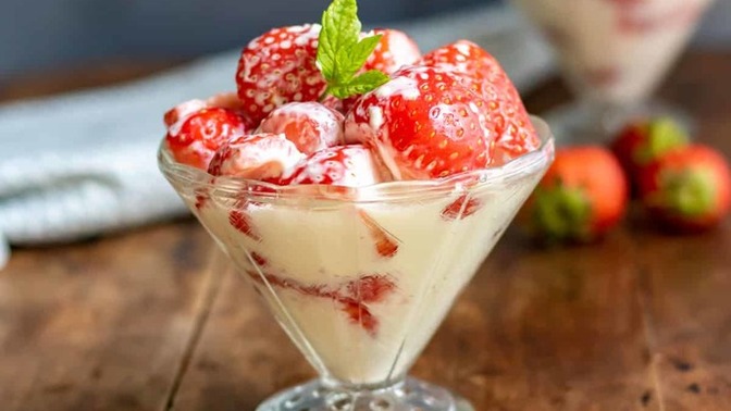 Which strawberry treat is tastier?