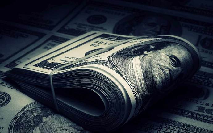 How do you carry your money?