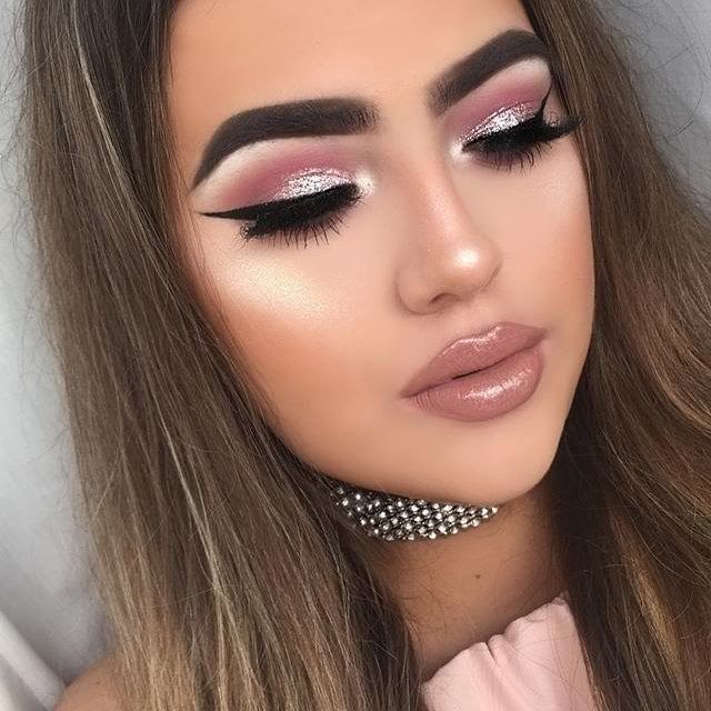 Guys, Is a girls makeup really a draw for you -- does it impact how attractive/sexy you think she is?