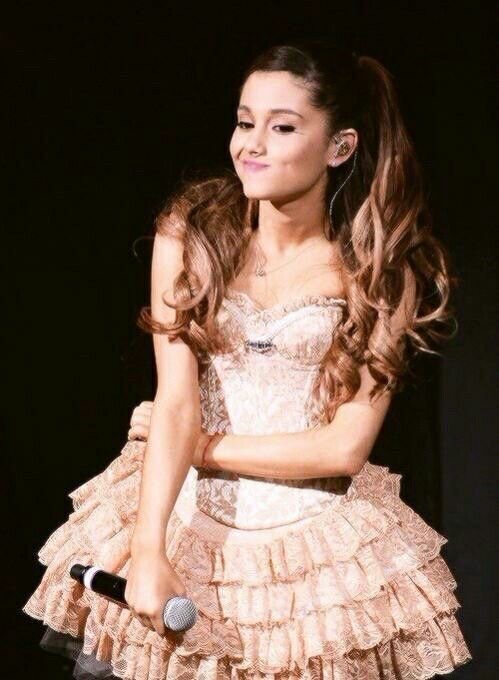 What’s your favorite Ariana Grande 2013 Outfit (part 4)?