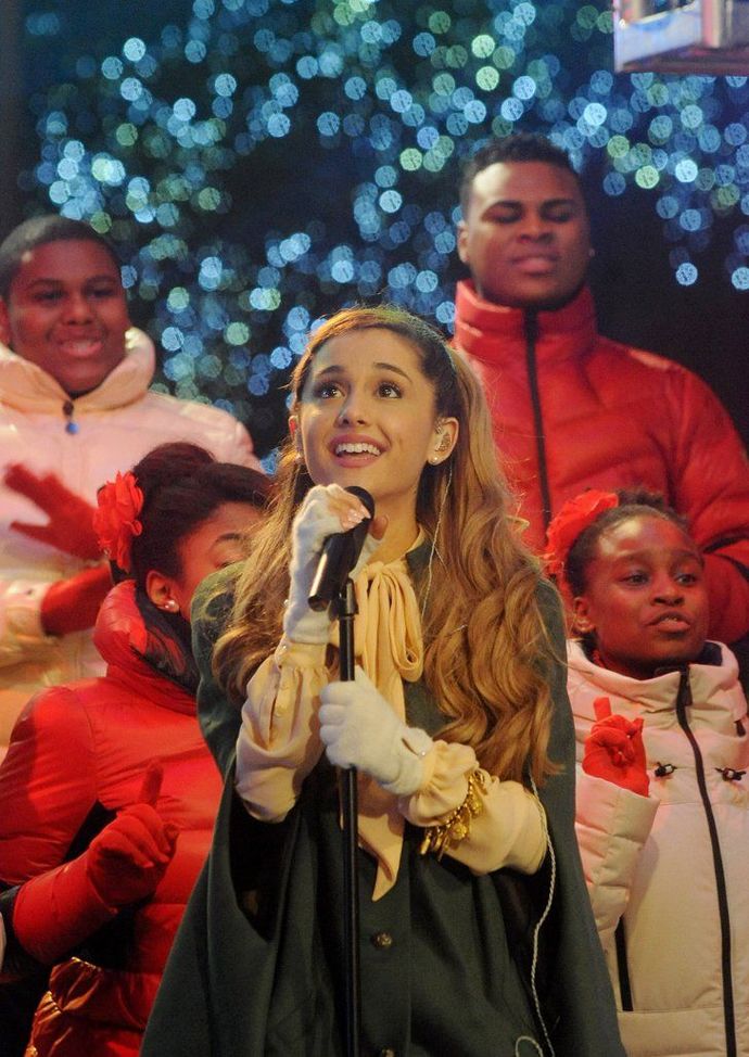 What’s your favorite Ariana Grande 2013 Outfit (part 5) ?