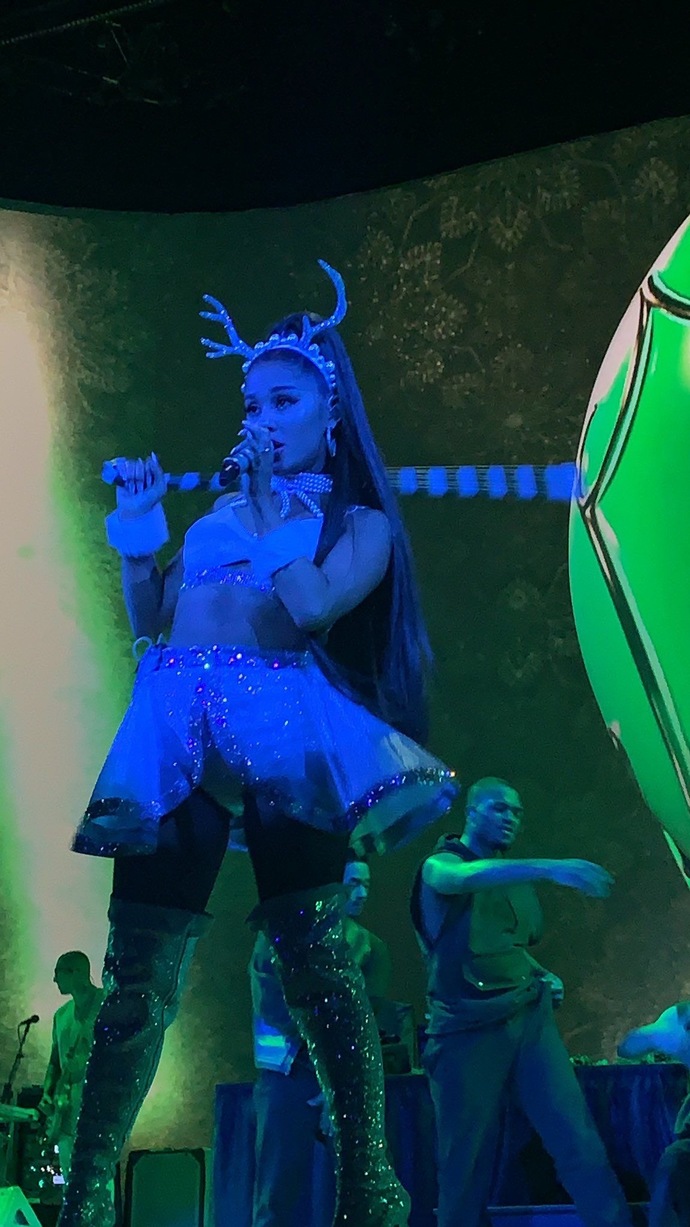 What’s your favorite Ariana Grande Sweetener Outfit (part 4)?