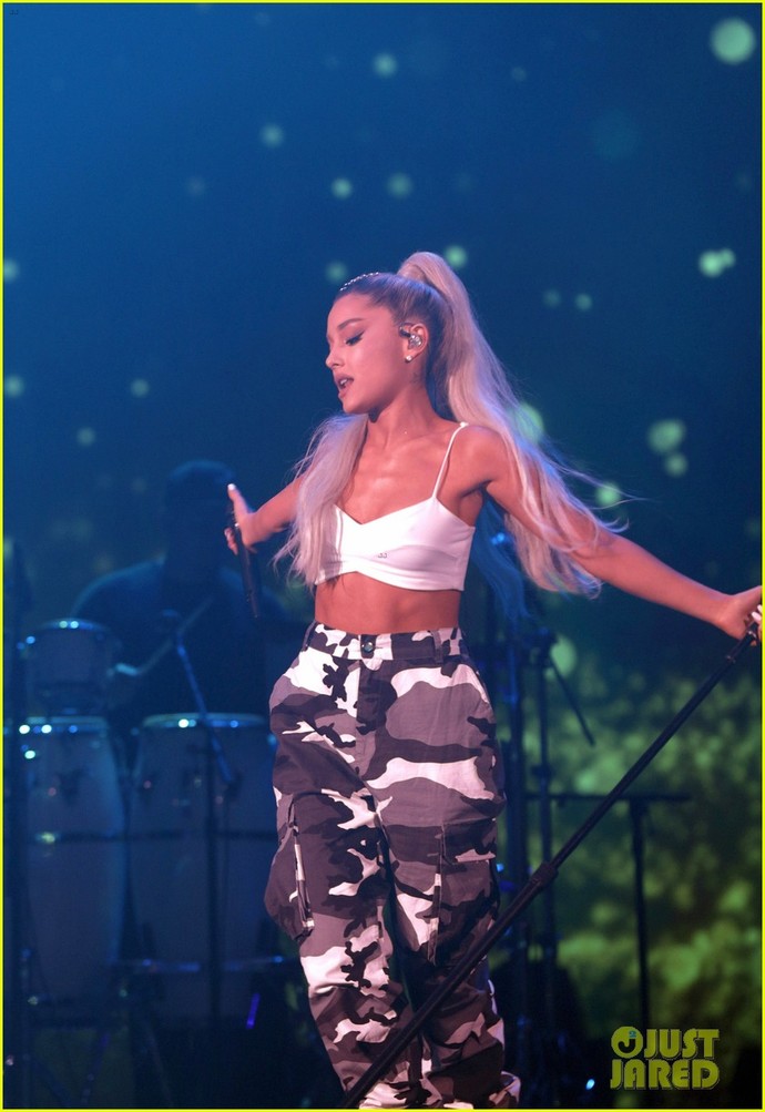 What’s your favorite Ariana Grande Sweetener Outfit (part 4)?