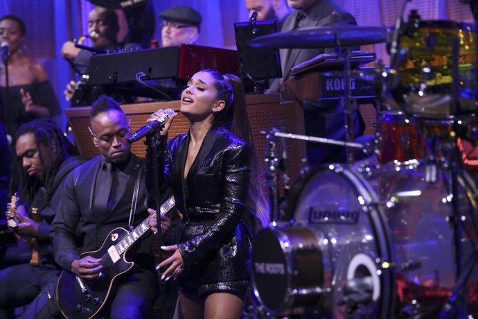 What’s your favorite Ariana Grande Sweetener Outfit (part 5)?