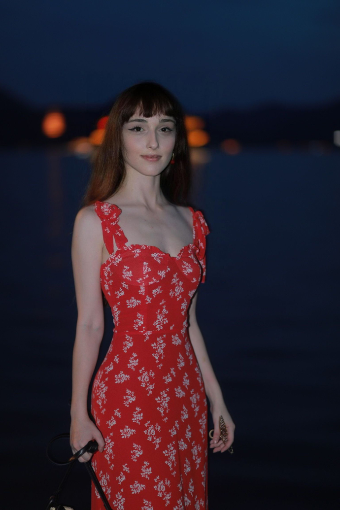 Bangs or no bangs?
