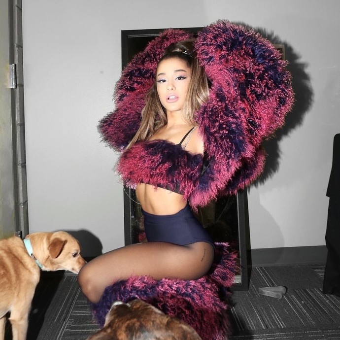 What’s your favorite Ariana Grande Sweetener Era Outfit (part 6) ?