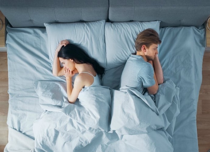 Is it okay to go to bed angry in a relationship?