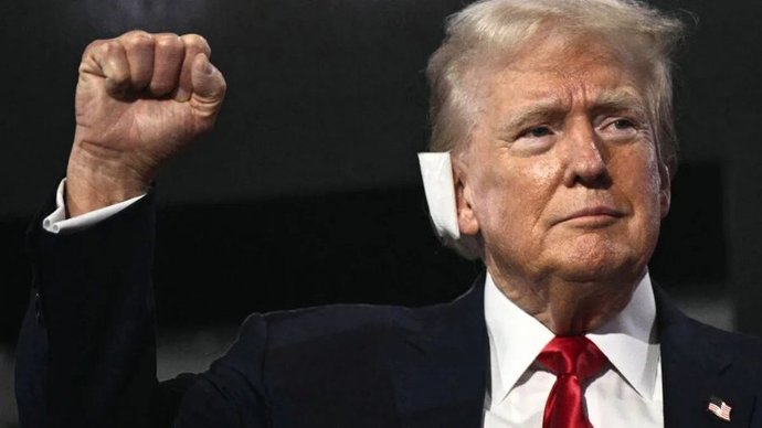 WWas donald trump getting shot staged?