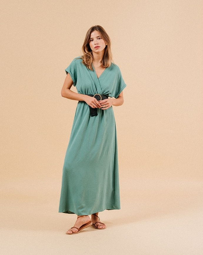 Can you post pics of what you consider modest and "slutty" outfits?