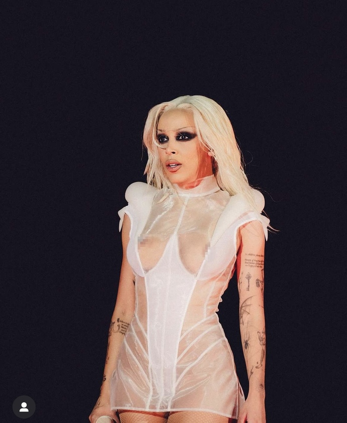 What’s your favorite Doja Cat Concert Outfit (part 7)?