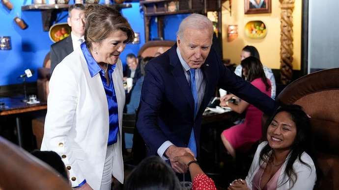 Democrats dumping Biden because they are suddenly really worried about his health (Yeah Riiiight)! But notice anything strange about Biden with Covid?
