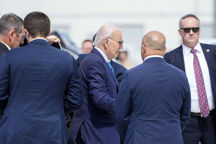 Democrats dumping Biden because they are suddenly really worried about his health (Yeah Riiiight)! But notice anything strange about Biden with Covid?