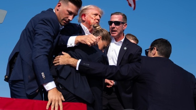 Since individuals within the secret service were complicit in the assassination attempt, should Trump rely on the secret service for protection?