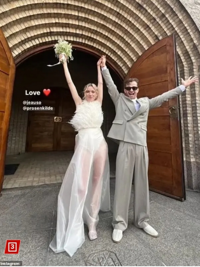 What do you think of this wedding photo?