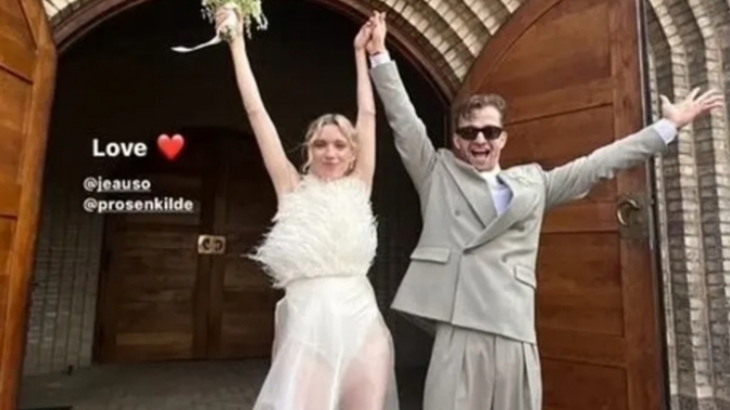 What do you think of this wedding photo?