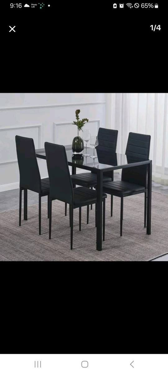 Which black dinning set do you like ?