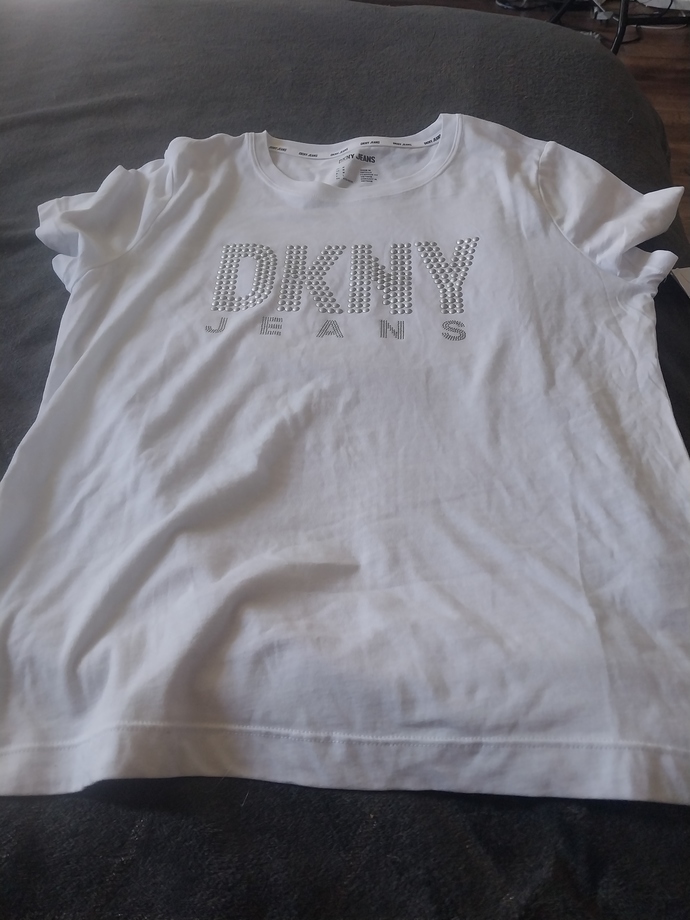 Anyone good at fashion like customising clothes?