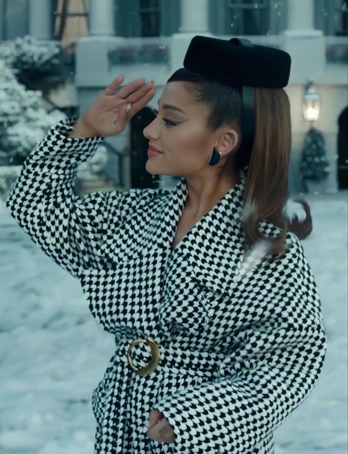 What’s your favorite Ariana Grande Positions Outfit (part 4)?