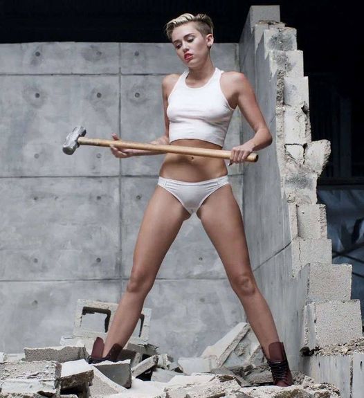 Is Miley Cyrus a lesbian?