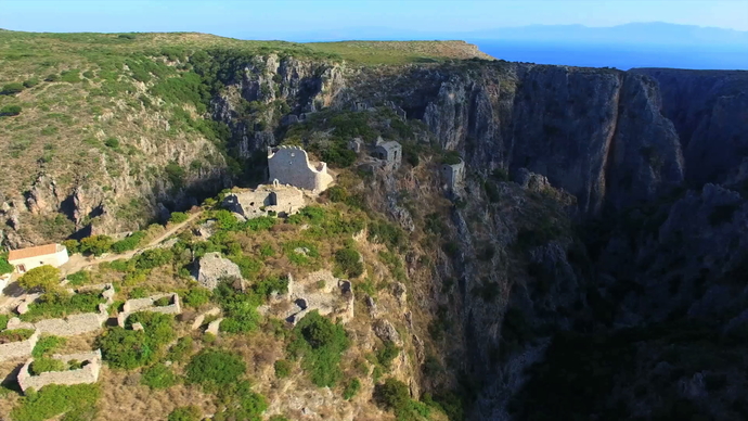 Does this look like an interesting island? Would you like to visit here?