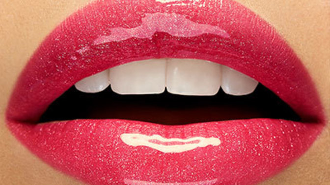 Do you like very shiny lipgloss?