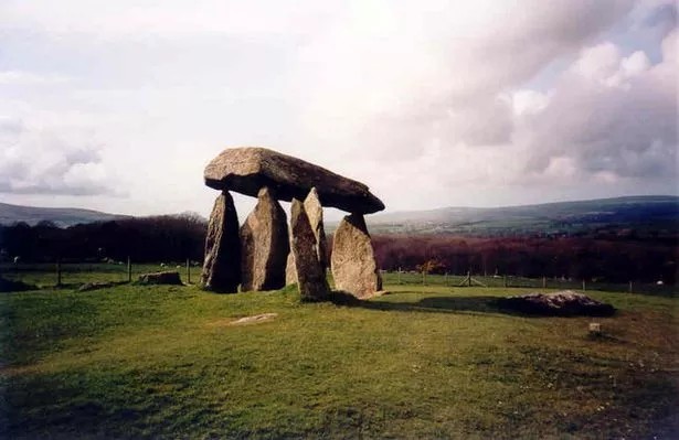 Do you think that stonehenge is a natural structure?
