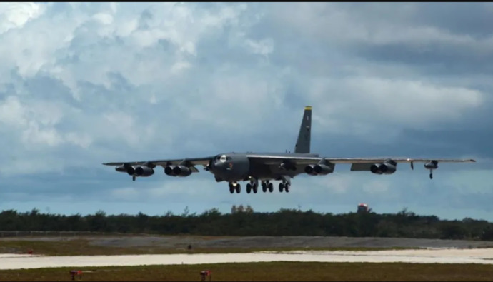 Does this pic of a B-52 in Romania look fake?