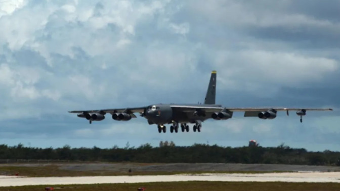 Does this pic of a B-52 in Romania look fake?