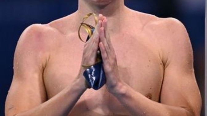 What do you think of Léon Marchand's performance?