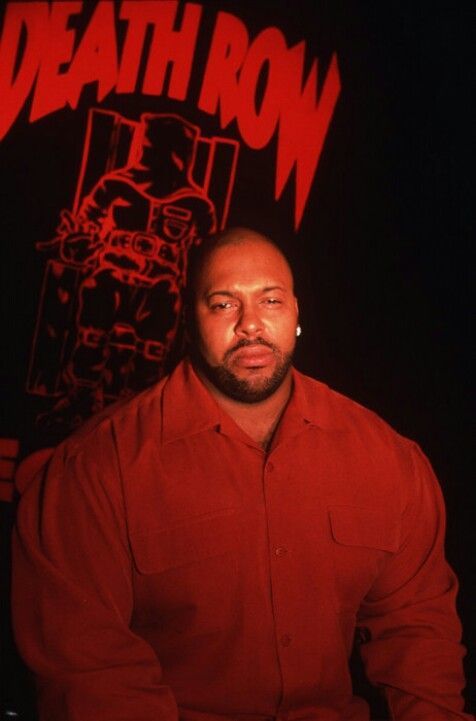 Why did Suge Knight allow for Piru Bloods to be around Deathrow Records and created an unsafe and toxic environment?