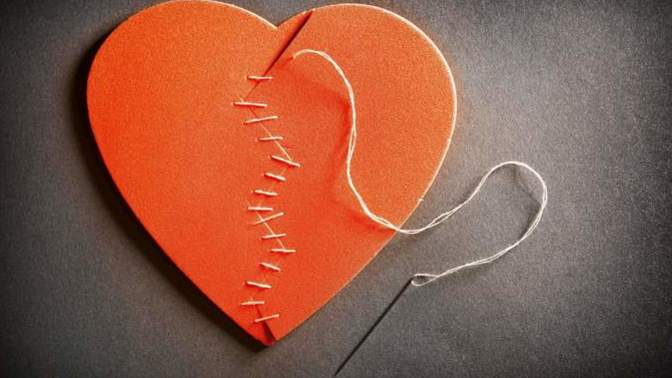 Who do you belive it takes longer to recover from heartbreak: men or women?