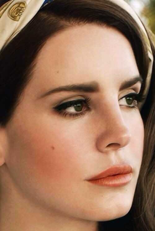 Why the most men dont find her pretty?