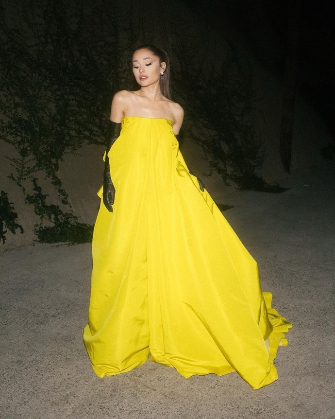 What’s your favorite Ariana Grande Positions Outfit (part 8)?