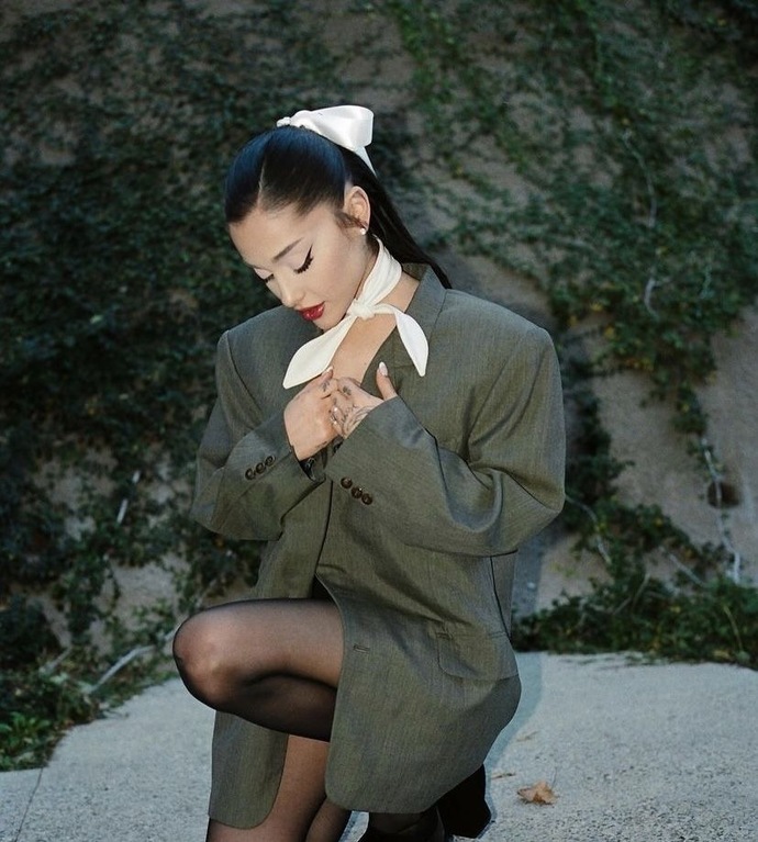 What’s your favorite Ariana ‘Positions’ Outfit (part 9)?