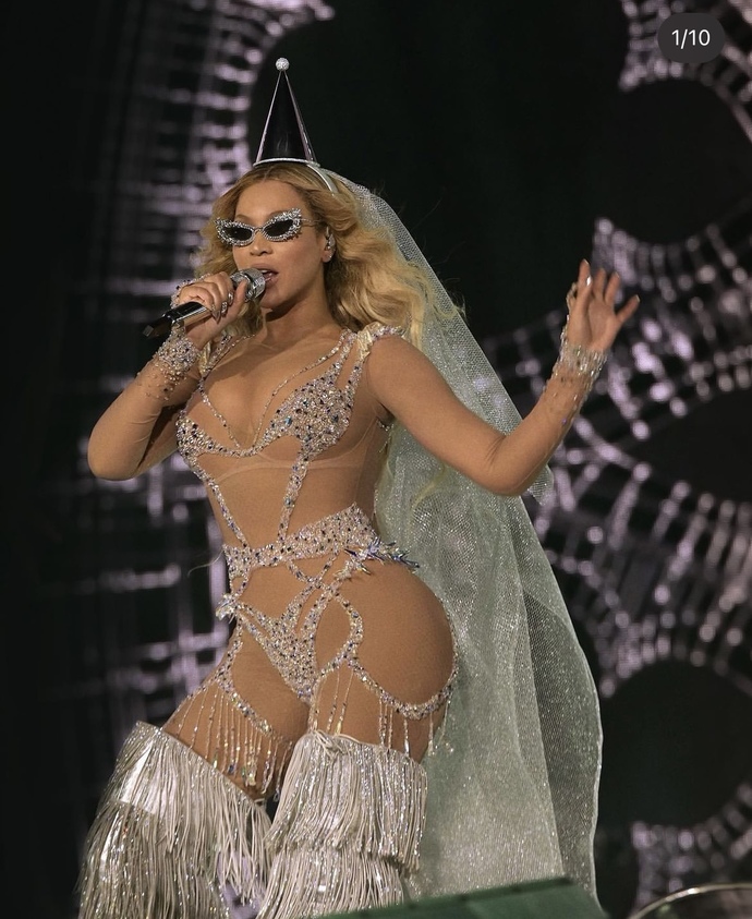 What’s your favorite Beyonce Renaissance Outfit (part 16)?