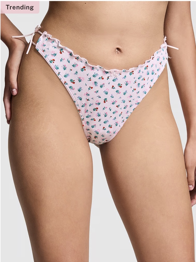 They’re just so adorable, I love the double string, and the bow really makes it look cute!