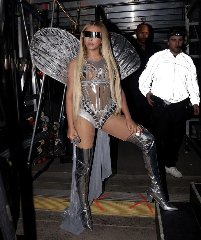 What’s your favorite Beyonce Renaissance Outfit (part 18)?
