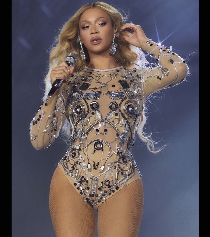 What’s your favorite Beyoncé Renaissance Outfit (part 19)?