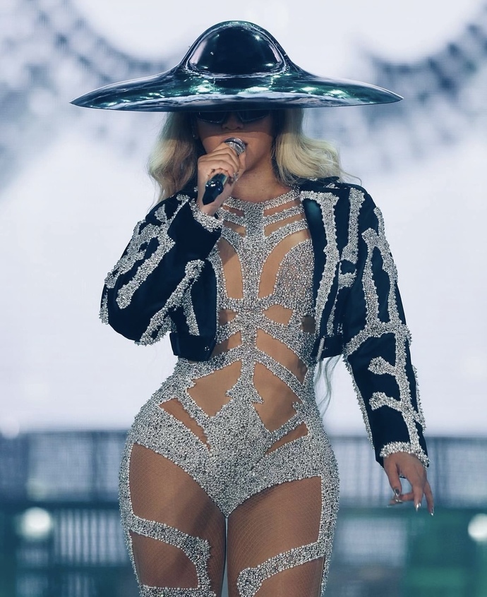 What’s your favorite Beyoncé Renaissance Outfit (part 19)?