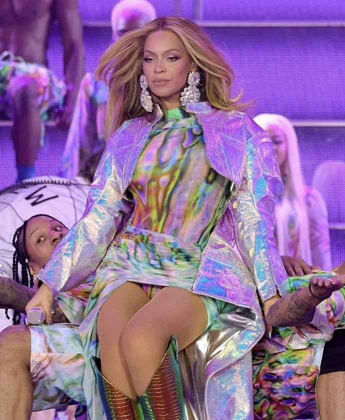 What’s your favorite Beyonce Renaissance Outfit (part 20)?