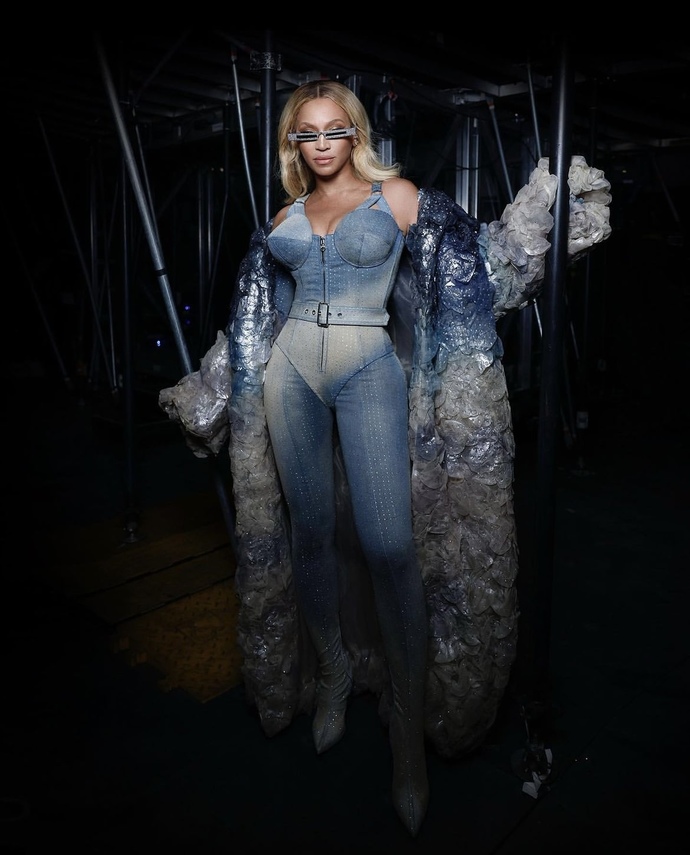 What’s your favorite Beyonce Renaissance Outfit (part 20)?